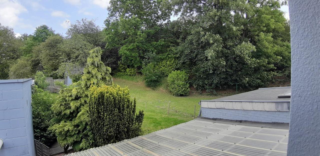 Appartement Duplex Pour 3-4 Personnes A Ciney Exterior photo