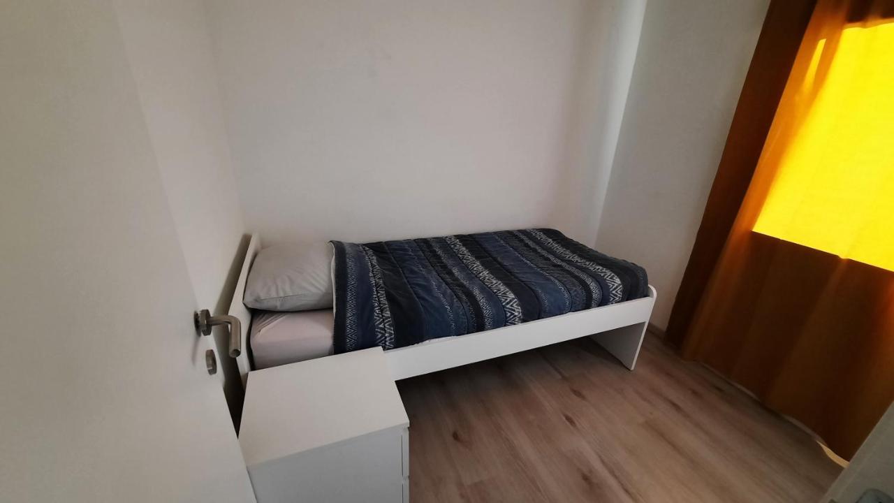 Appartement Duplex Pour 3-4 Personnes A Ciney Exterior photo